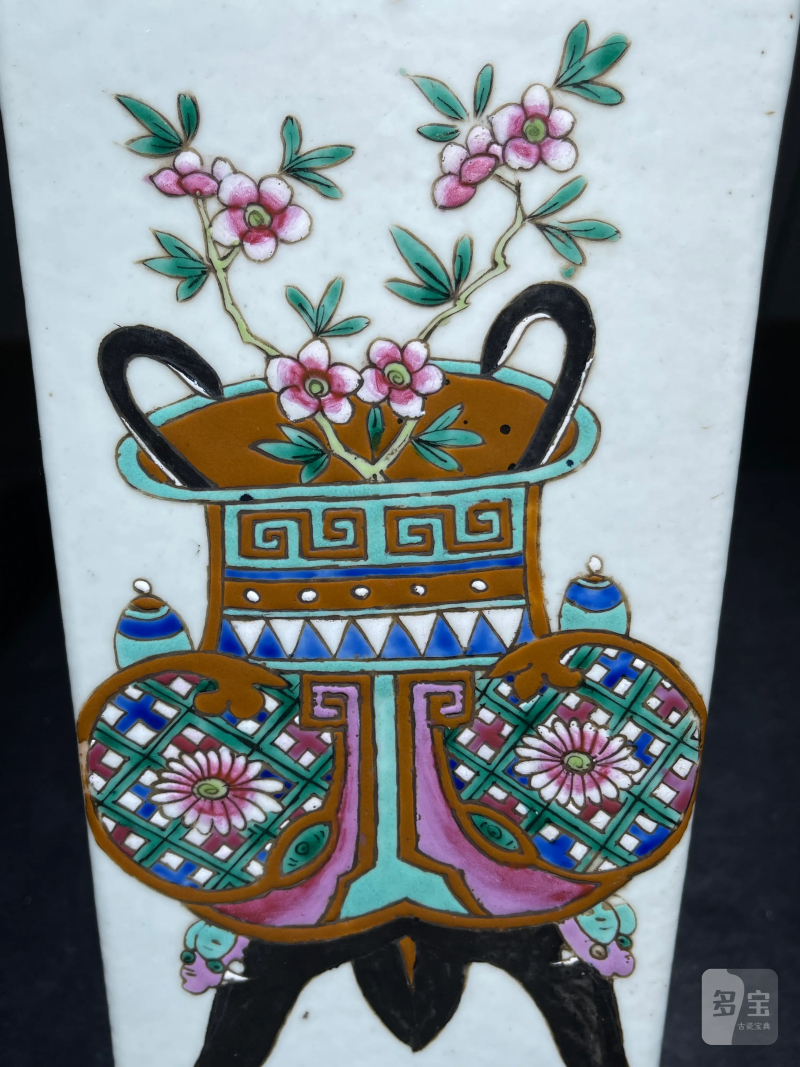 清晚期 粉彩博古插花纹双耳方瓶 - 图6